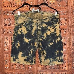 Makobi Streetwear Men’s SZ 52 Vintage Dark Blue Denim/Army Green Tie Dyed Shorts